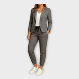 Nikol - Dames kostuum met blazer en jogger broek