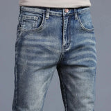 Mats | Taps toelopende jeans met subtiele wassing