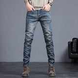 Mats | Taps toelopende jeans met subtiele wassing