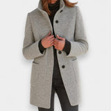 Nela - Elegante jas met hoge kraag