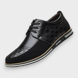 Luc | Zwarte veterschoenen met structuurpanelen