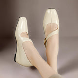 TESS | LEREN MARY JANES MET VIERKANTE NEUS