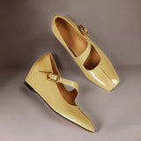 TESS | LEREN MARY JANES MET VIERKANTE NEUS